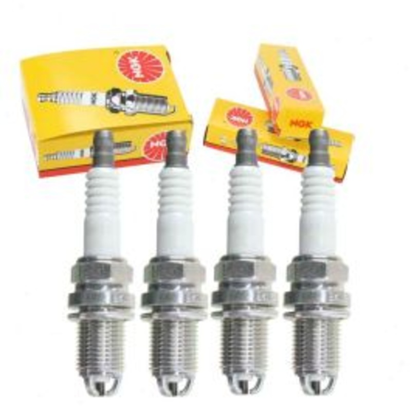 4 pc NGK Standard Spark Plugs for 1999-2000 Mercedes-Benz C230 2.3L L4