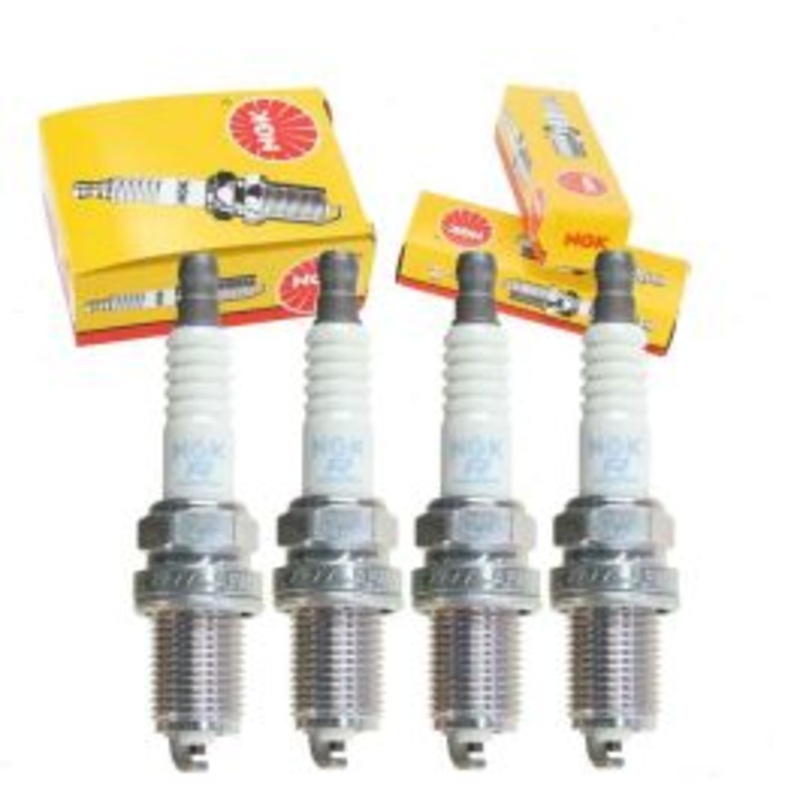 4 pc NGK Standard Spark Plugs for 1995-1996 Volkswagen Passat 2.0L L4