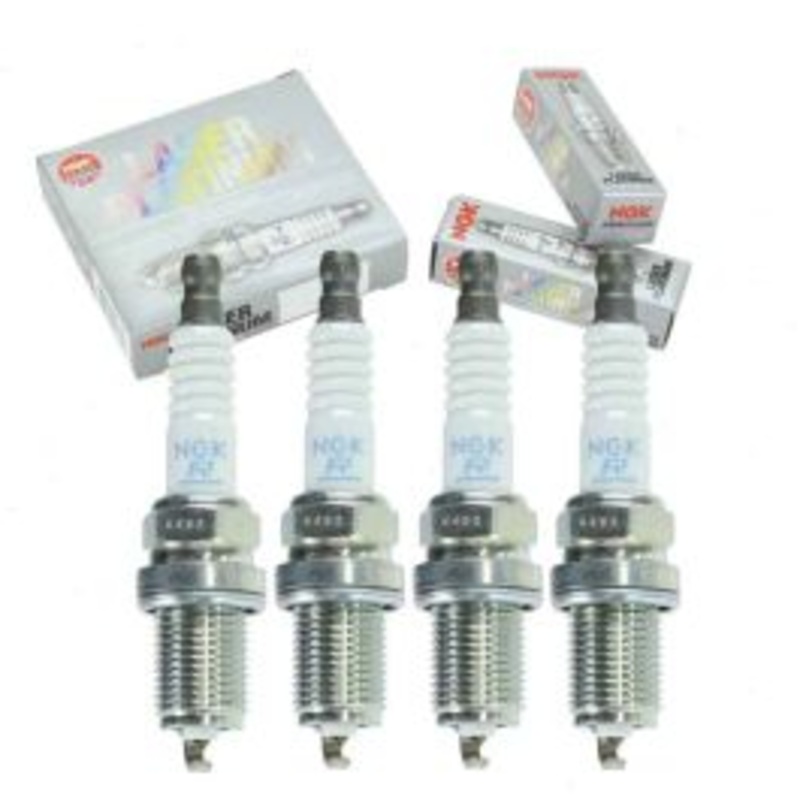4 pc NGK Laser Platinum Spark Plugs for 2002 Daewoo Nubira 2.0L L4