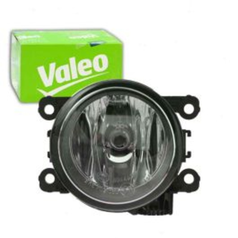 Valeo Right Fog Light for 2006-2011 Mitsubishi Endeavor